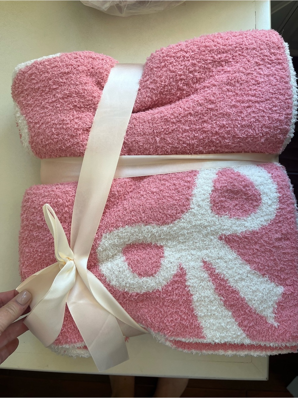 Discount Divas Boutique Pink & White Bow Breast Cancer Awareness Throw Blanket